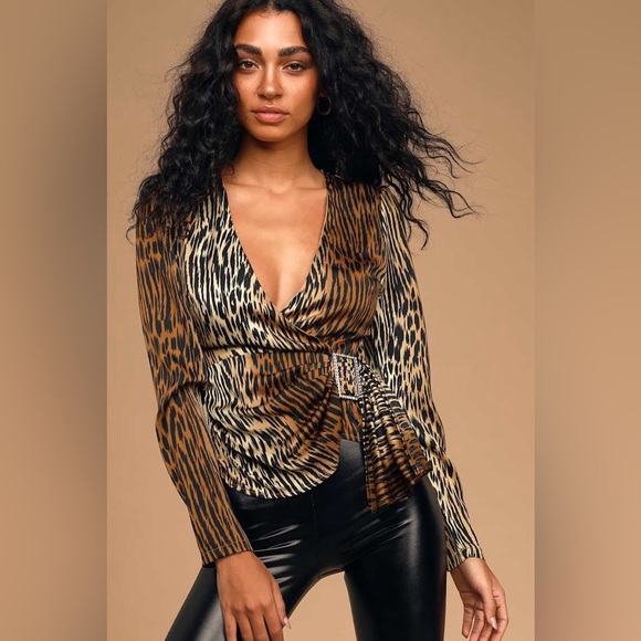 Lulus Tops - Lulus Fierce Ambition Brown Tiger Print Long Sleeve Top Sz Small NEW Faux Wrap